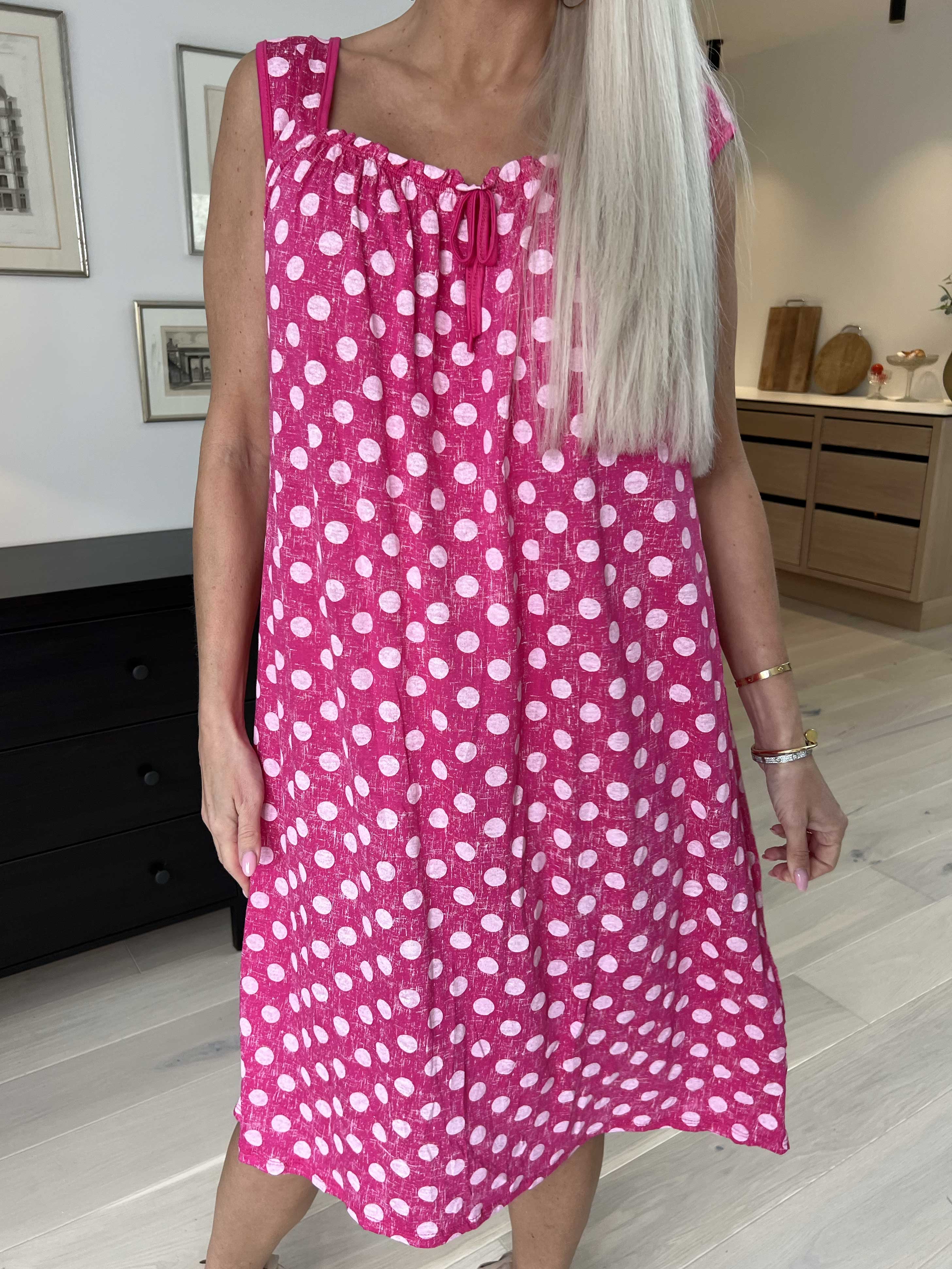 Medina - Prikket kjole med bindebånd